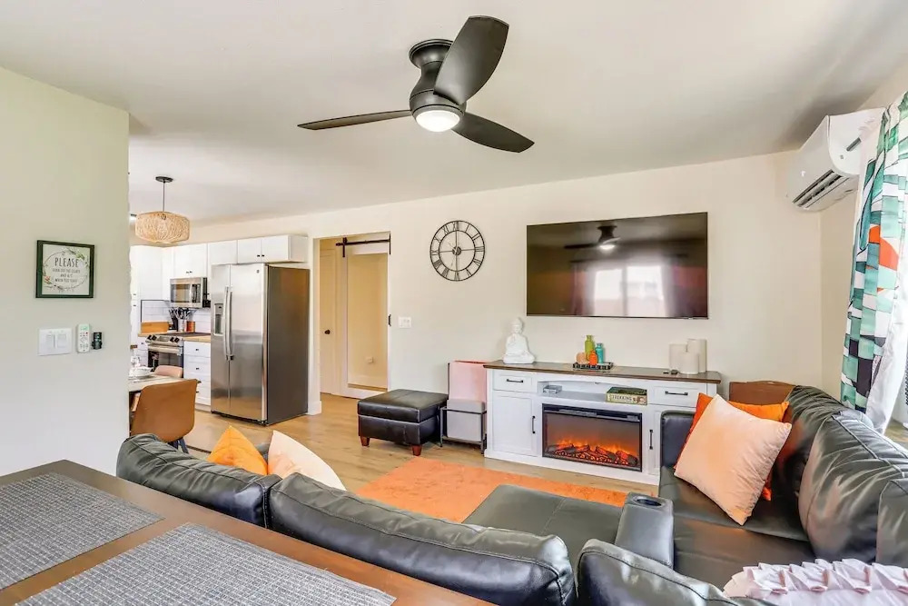 Walkable & Bright Bungalow in Dtwn Redding!