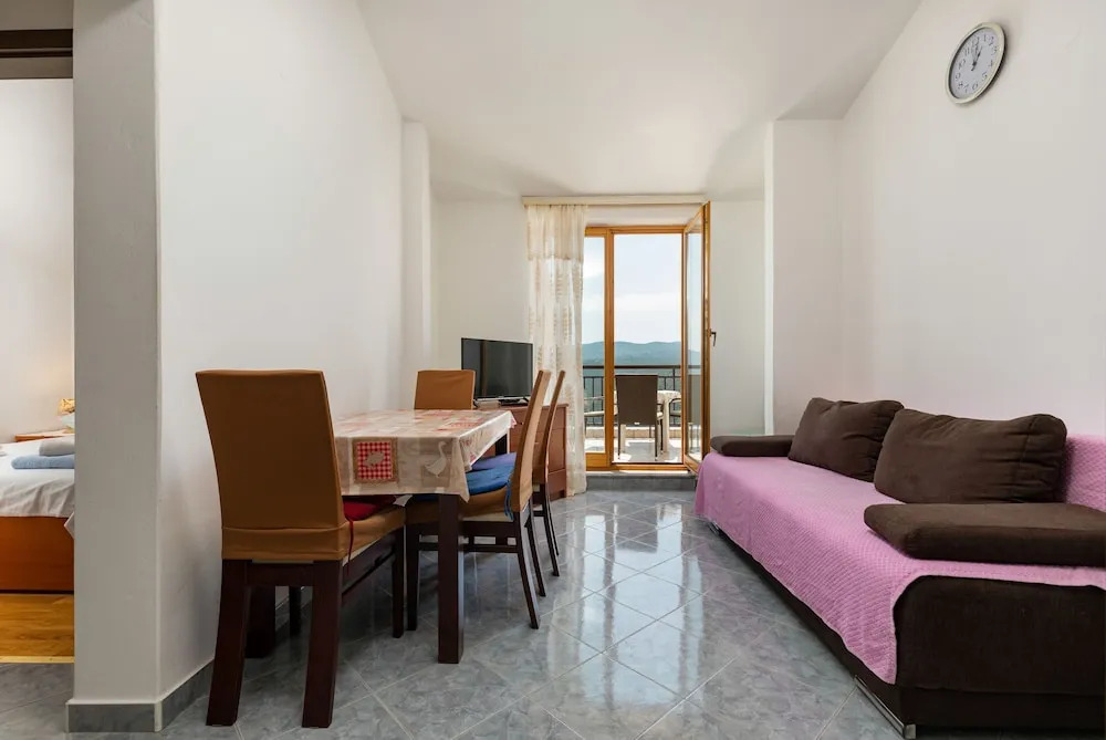 Apartment Josip 828