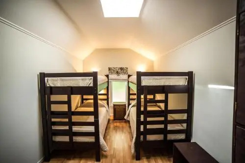 Hostel Chaman