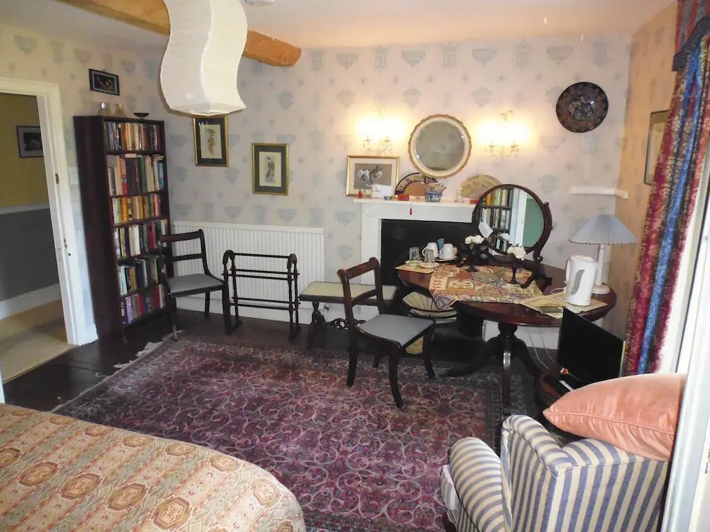 Kempsford Manor