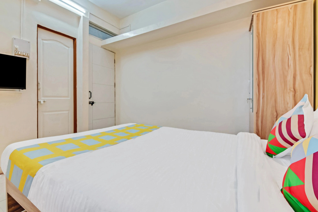 Super Hotel O Saraswati Niwas Vadgaon Budruk