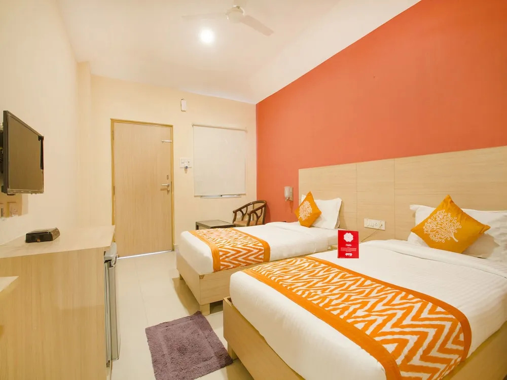 OYO 10235 Oyster Transit Hotels