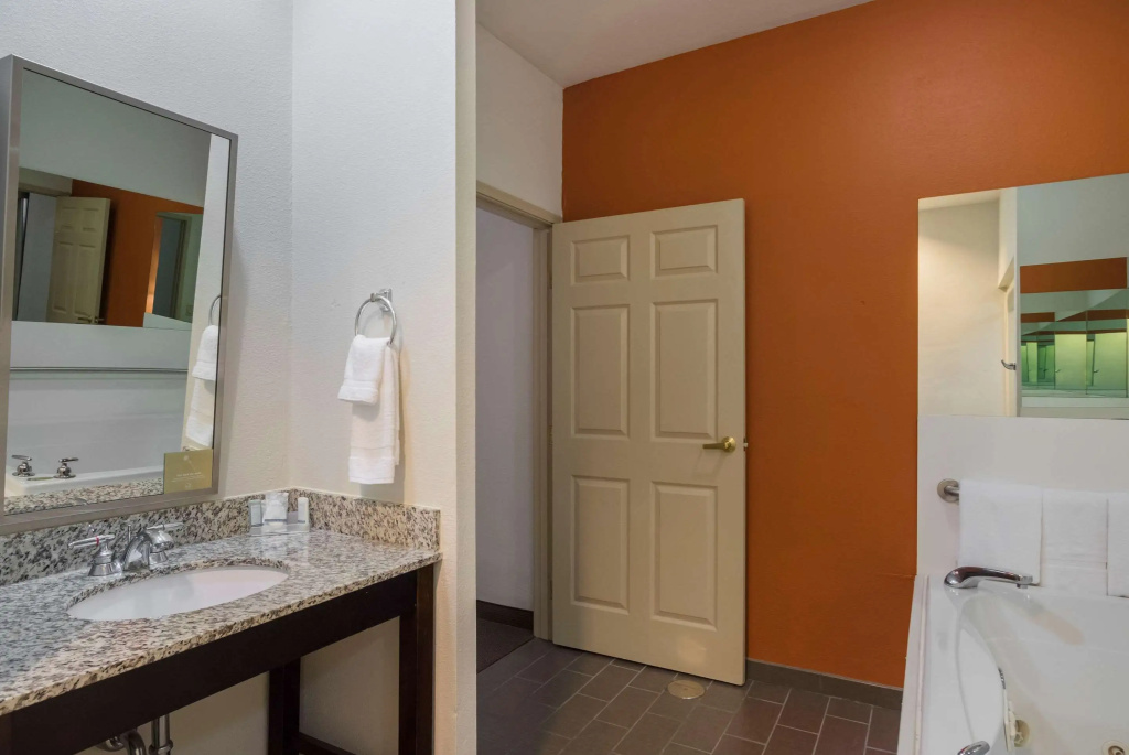 Sleep Inn & Suites
