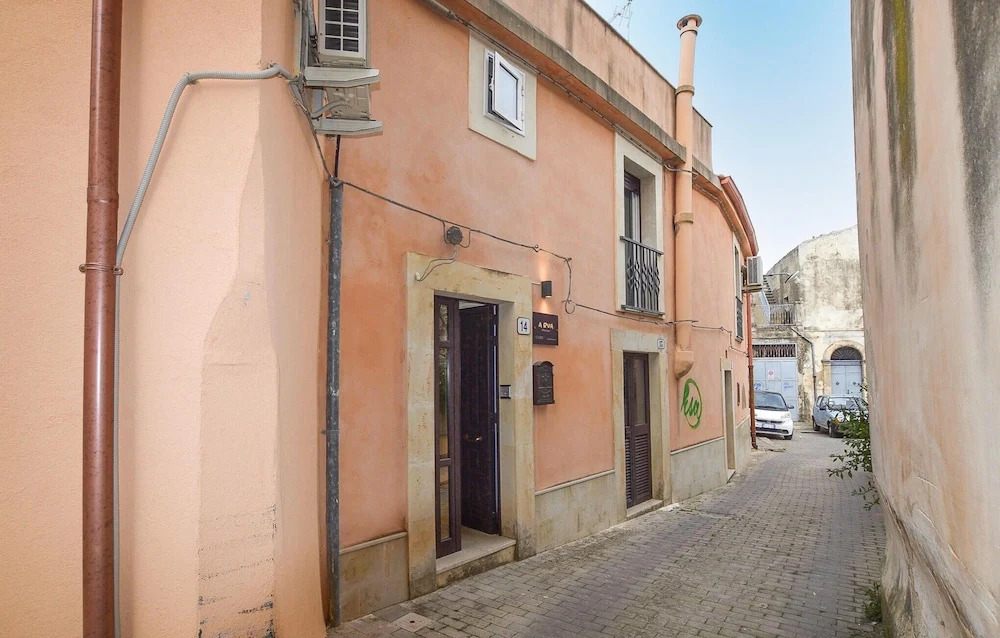 Nice Home in Ragusa With 3 Bedrooms
