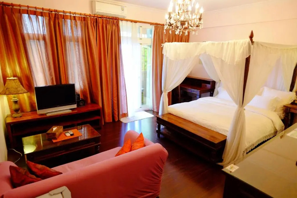 Moon House B&B