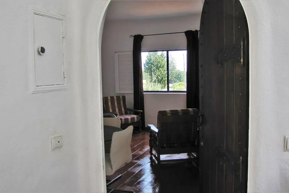 Apartment with 2 Bedrooms in Porches, with Furnished Balcony And Wifi