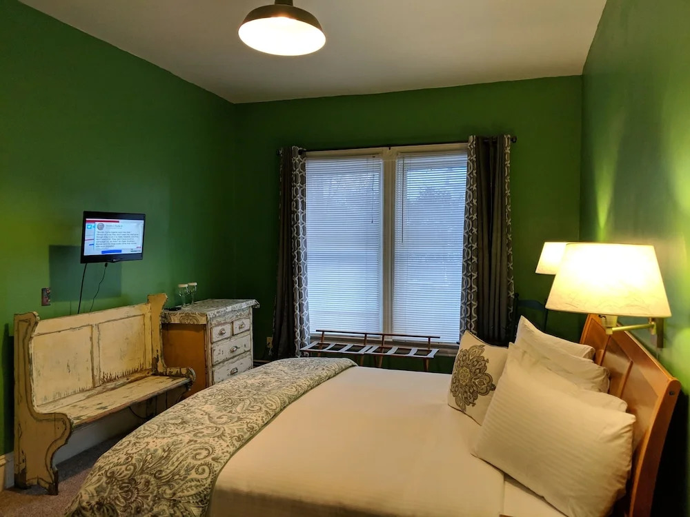 Heart of the Village Bed & Breakfast in Shelburne VT