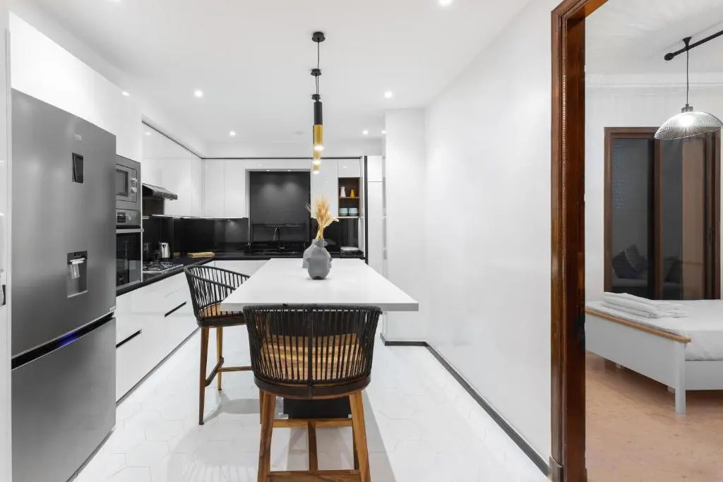 Luxury 3 bedrooms apartment with pool 100MBs wifi