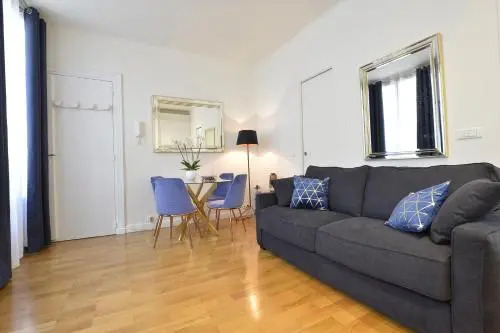 Champs-Élysées Executive Apartment