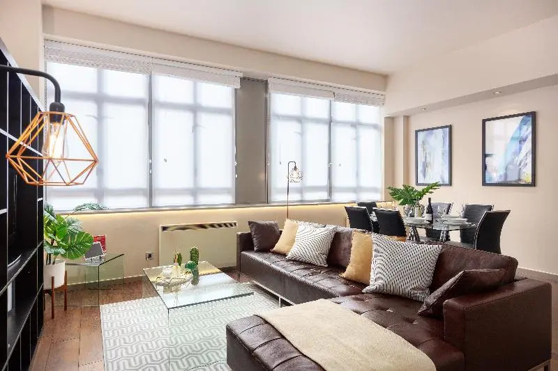 Luxurious Lawrence House Serviced Apartment