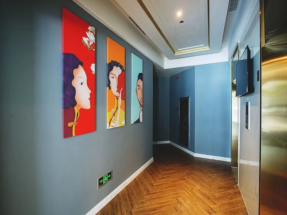 Magnotel Hotel of Wuhan Mei Yuan District subway station T-bridge