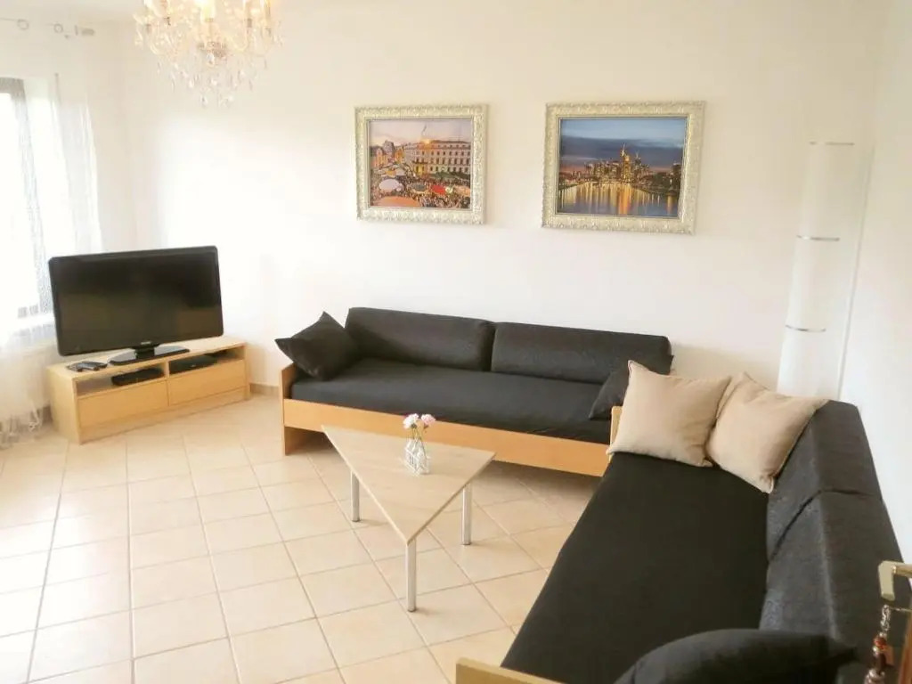 Villa Waldallee - Ferienwohnung  84qm