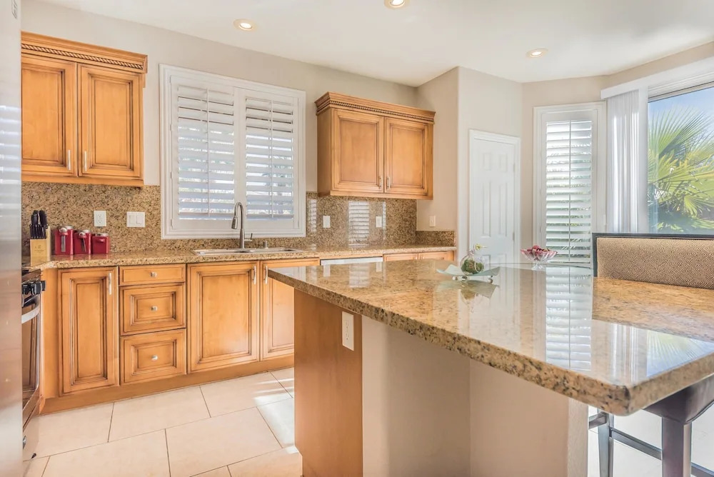 Luxurious 4BR 9min to LV Strip Sleeps 16