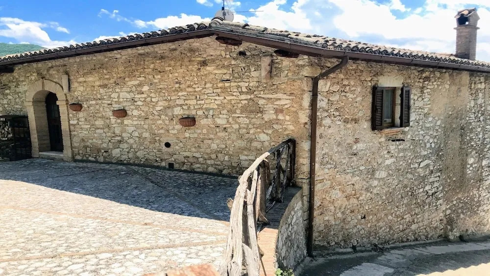 Luxury Silvignano Poolside Villa, Spoleto 8 km, Rome 1 Hr
