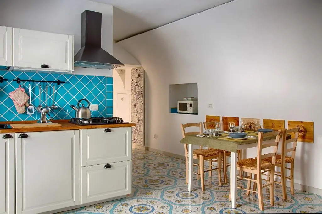 Lovely apartment near via dei Mille - Chiaia area