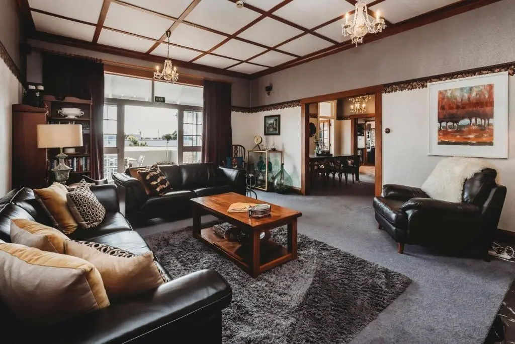 Timata Ora - 7BR family home in prime location