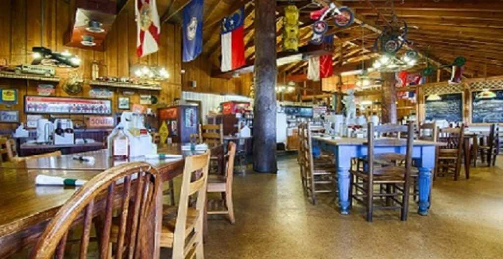 The Smokehouse Lodge and Cabins