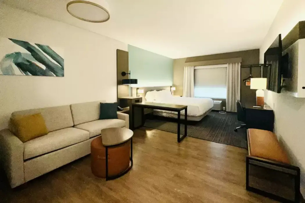 Comfort Inn & Suites Nashville Bellevue