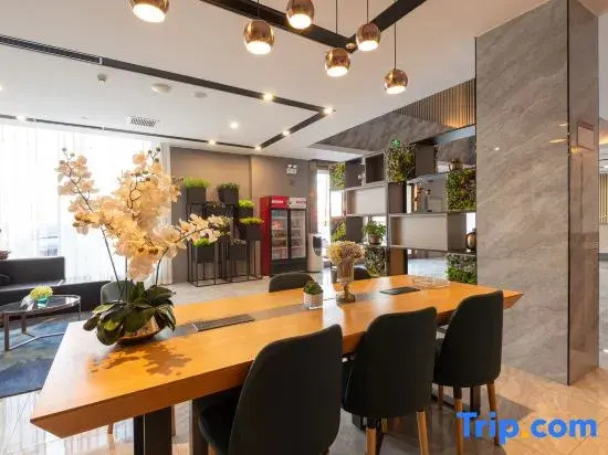 Rujia Business Hotel