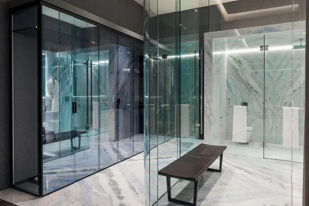 Alexander, Member of The Leading Hotels of the World