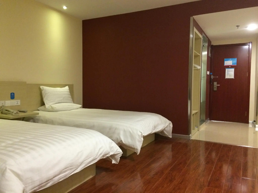 Hanting Hotel Xining Railway Station Wangfujing
