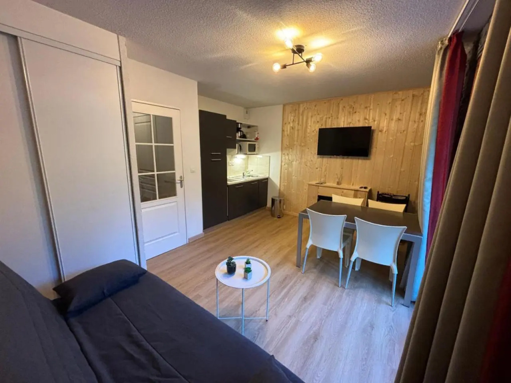 Duplex rénové - 3 CHAMBRES 8 PERS dernier étage