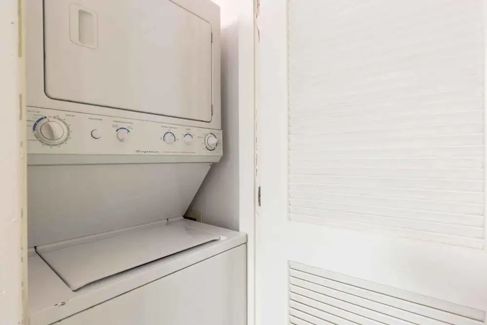 Saida Royale Condominium 9069