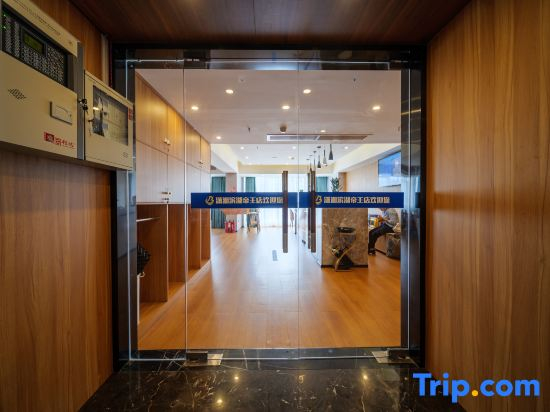 Xiaoxiang Lakeside Hotel (Yongzhou Municipal Committee Zhongbang Plaza Imperial Branch)