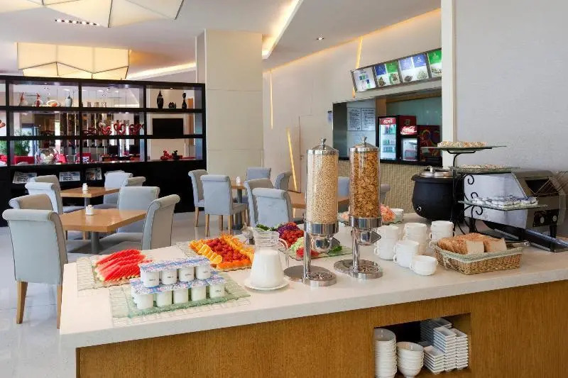 Holiday Inn Express Shanghai Meilong