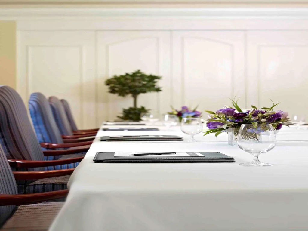 Fairmont Hotel Macdonald
