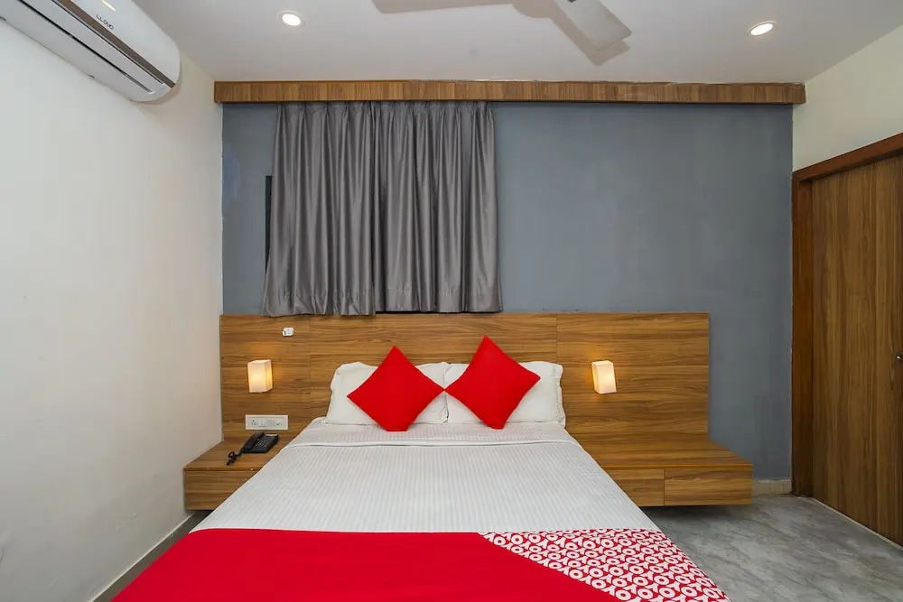 OYO Flagship 14799 NR Residency