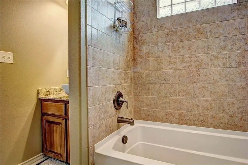 2BR 2BA Beautiful House with Ocean Views by RedAwning