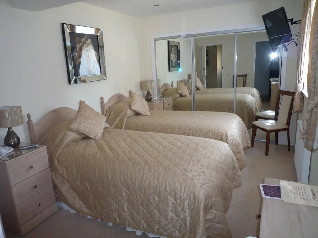 Sunninghill Hotel