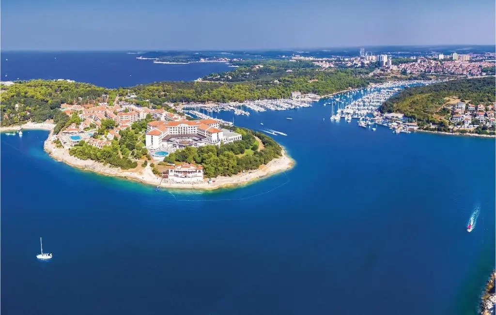 Stunning Apartment in Pula With Wifi and 2 Bedrooms