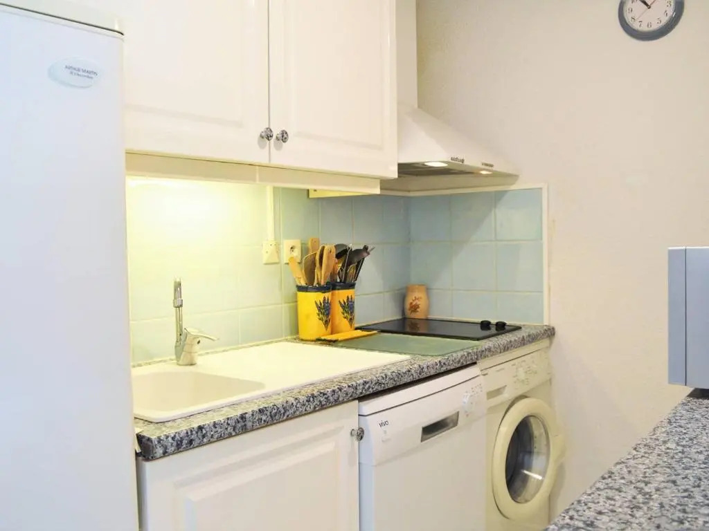 Appartement Le Lavandou, 2 pièces, 4 personnes - FR-1-251-399