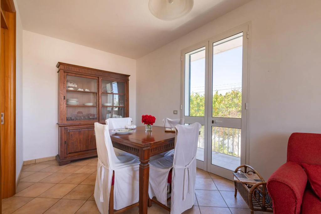 Comfortable house with large terrace for outdoor dining in San Foca just 100 meters from the sea-Casadoni