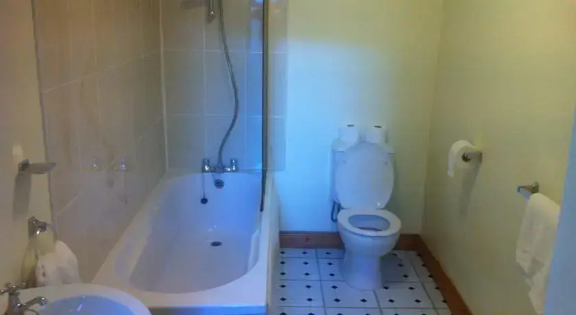 Four Bedroom Holiday Home