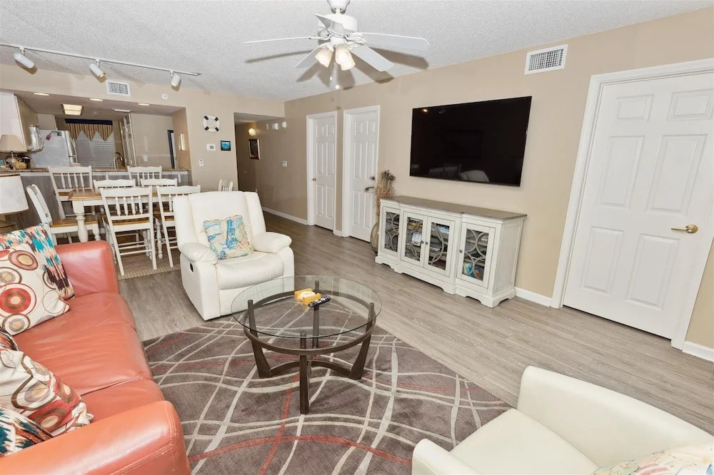 Seacrest 604 is a 2 BR Gulf Front on Okaloosa Island by RedAwning