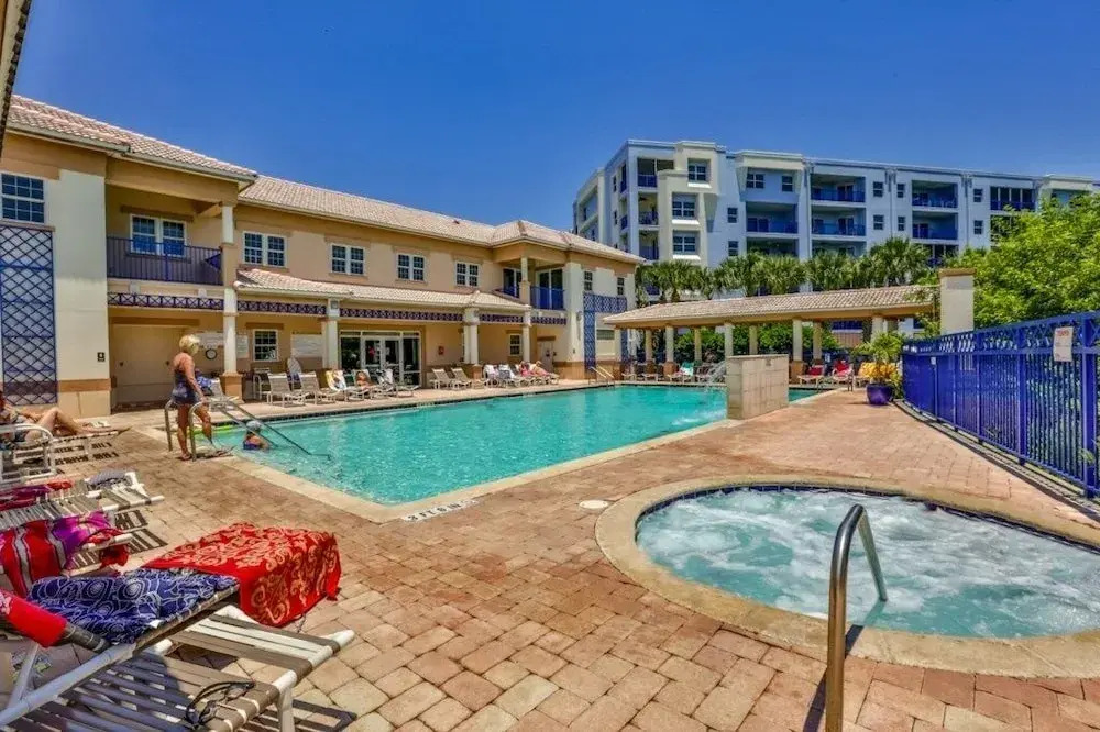 Kid Friendly Condo With Pool, Basketball, Bocce, Hot Tub, And More! 3 Bedroom Condo
