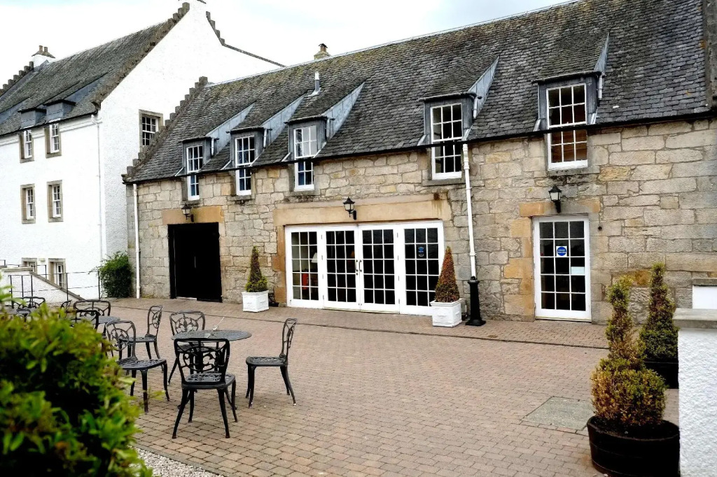 Macdonald Houstoun House