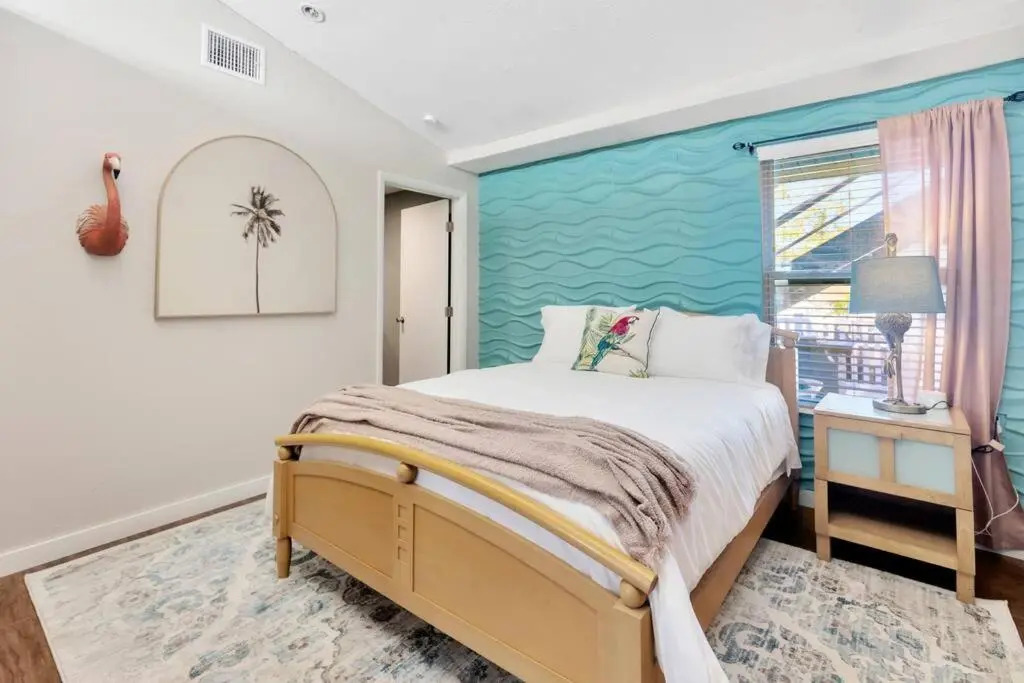 Huge 8BR wHTD Pool Ensuites Games Near Beach