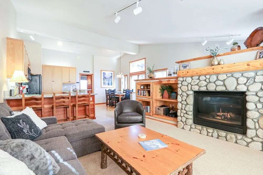 Snowcreek 967 3 Bedrooms 3 Bathrooms Townhouse