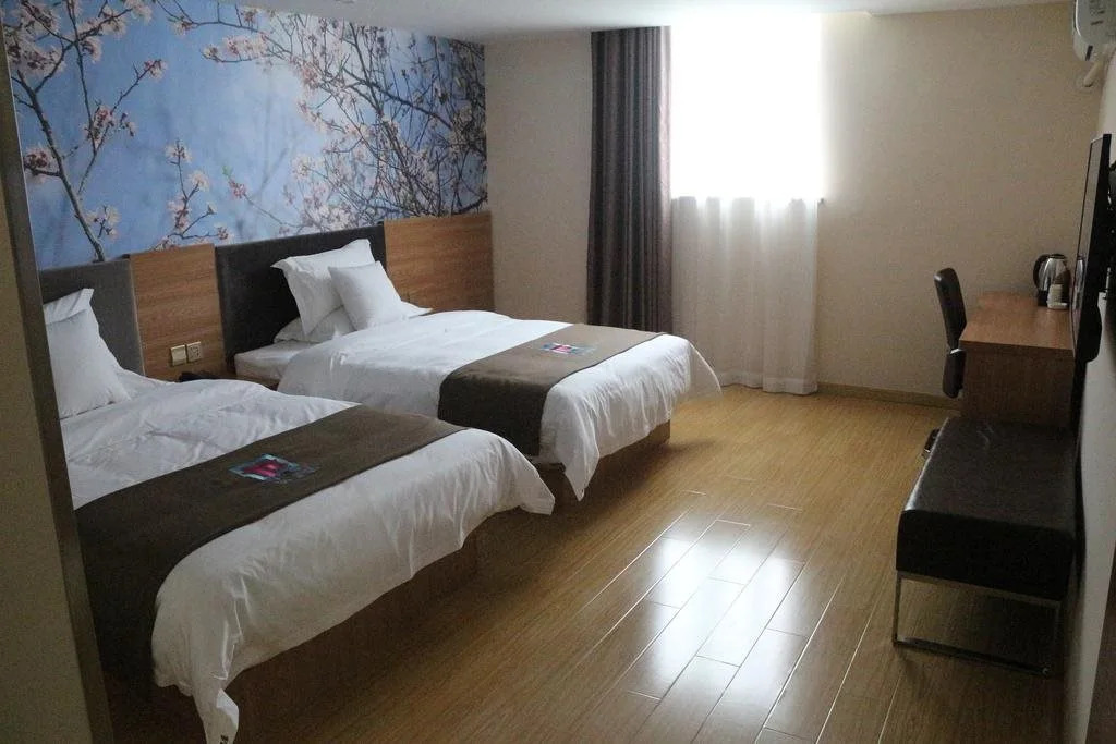 7 Days Party Inn