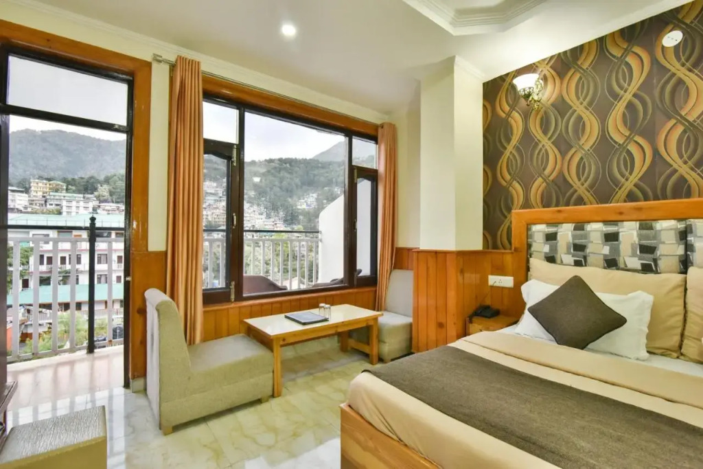 The Posh Hotel near Mall Road with Hassle Free Covered Parking