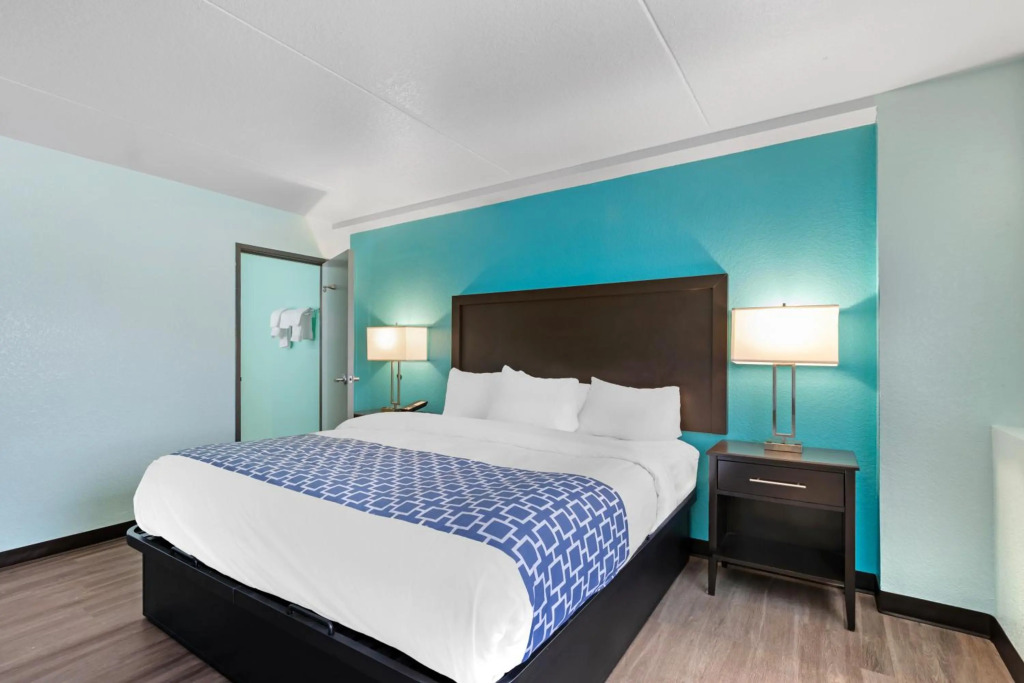 Clarion Inn Des Moines Airport
