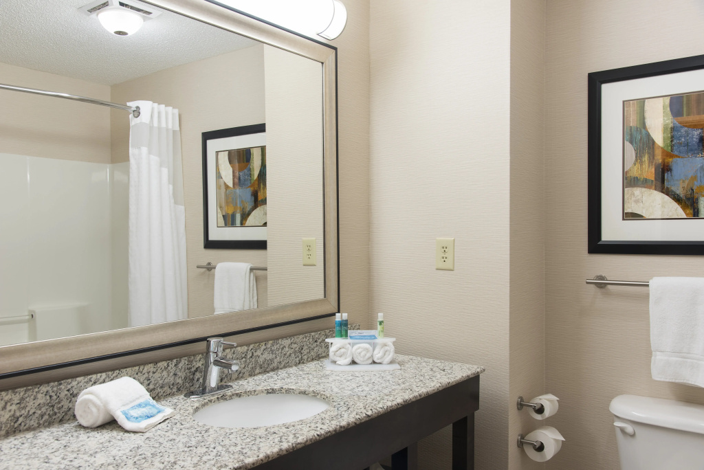 Holiday Inn Express Gas City by IHG