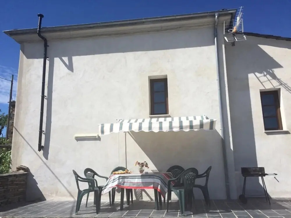 Casa Rural de alquiler integro La Cantina de Villarmayor-Asturias