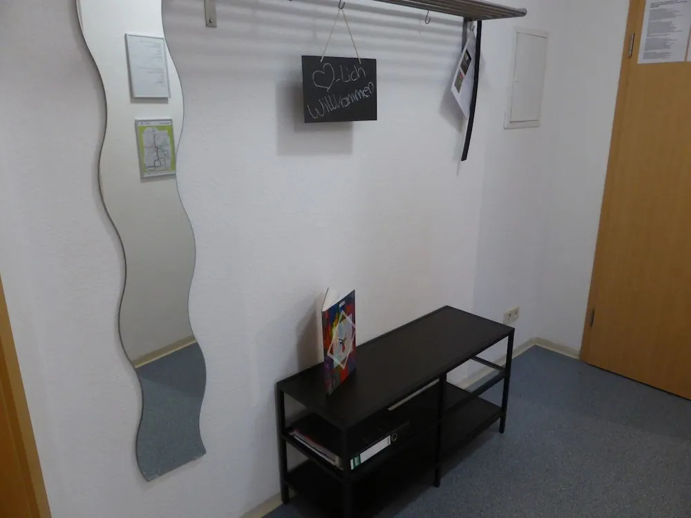 Ferienwohnung Friedrich Schiller, 2 Schlafzimmer, Balkon,kostenloses WiFi, nähe Zentrum