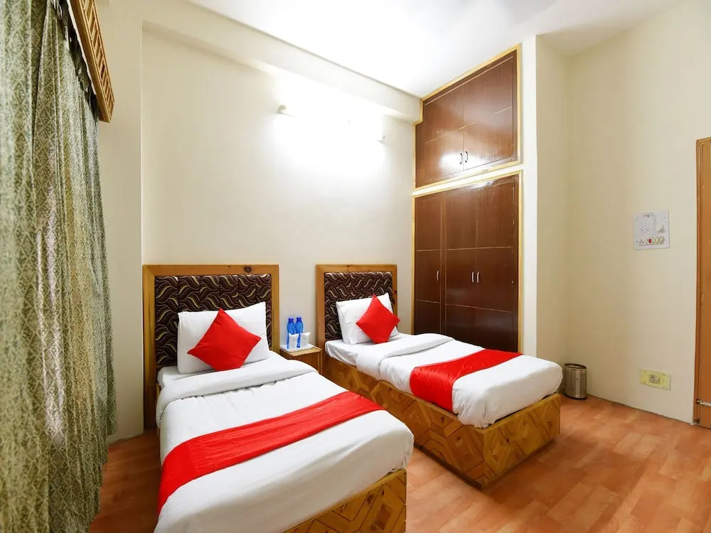 OYO 14223 Home Deluxe 2BHK Near Kullu Airport