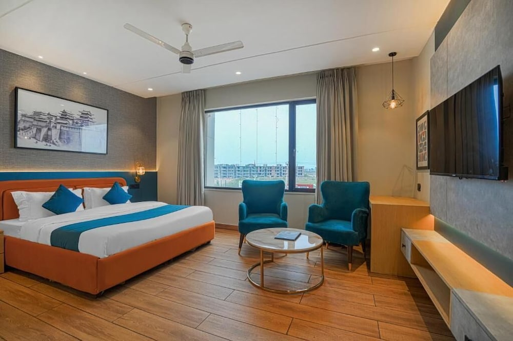 Hotel Highway Greens Near VR Punjab Mall Airport Road Mohali Chandigarh